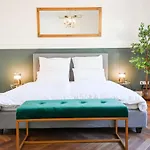 120qm Denkmal In Mit Stuck Und Garten - Beuys - Apartman *