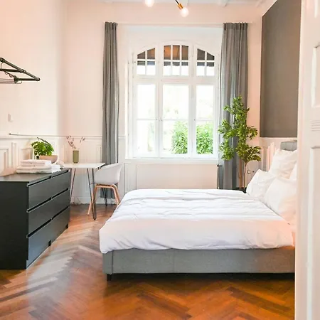 Apartmán 120qm Denkmal In Mit Stuck Und Garten - Beuys - Krefeld