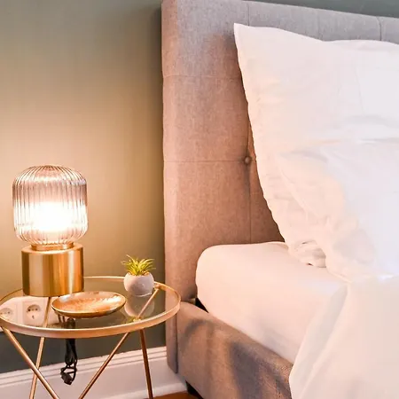 Apartmán 120qm Denkmal In Mit Stuck Und Garten - Beuys -