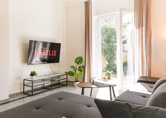 Διαμέρισμα 120qm Denkmal In Mit Stuck Und Garten - Beuys -