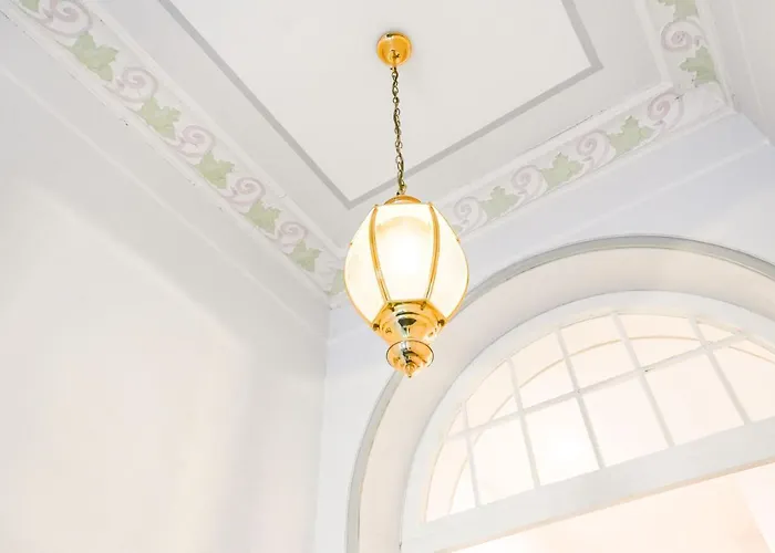 Διαμέρισμα 120qm Denkmal In Mit Stuck Und Garten - Beuys -