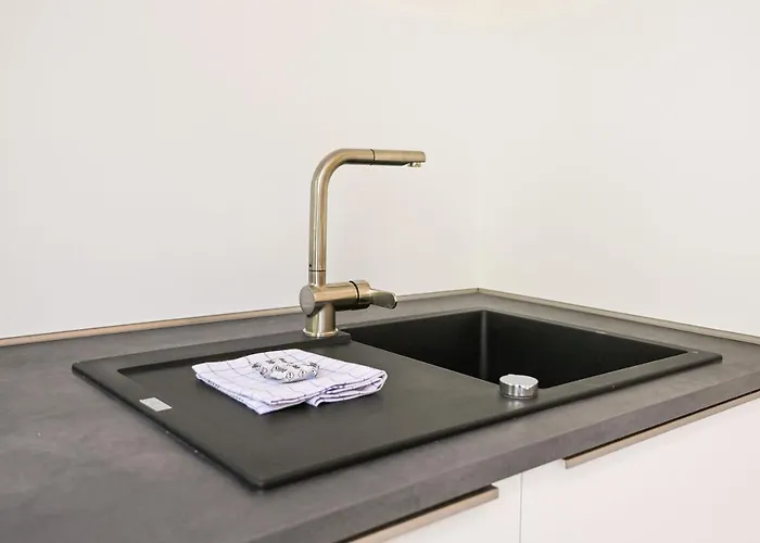 120qm Denkmal In Mit Stuck Und Garten - Beuys - Κρέφελντ